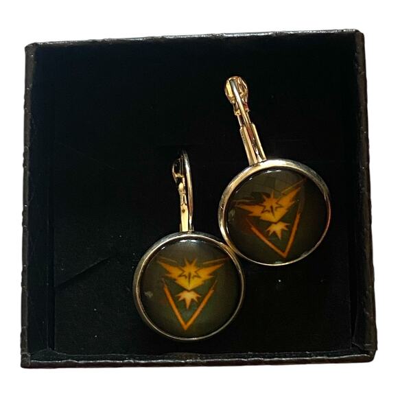 Pokémon Pokéball Dangle Earrings – Gamer Jewelry Gift – Geek Chic – NEW - Picture 4 of 4